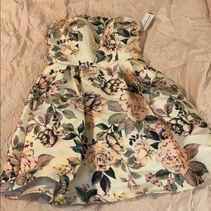 NWT Windsor Formal Floral Strapless Dress